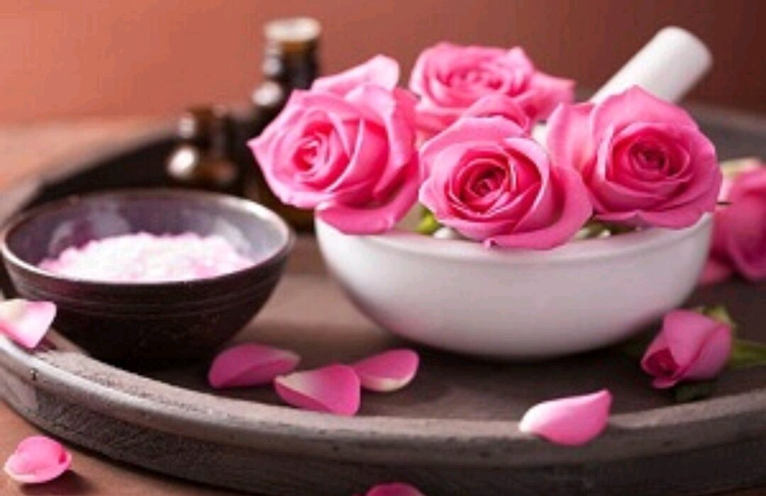 خواص معجزه آسا گل محمدی برای زیبایی