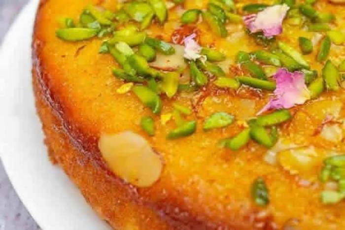 طرز تهیه کیک زعفرانی بدون فر با طعمی جذاب