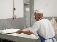 تولید گز اصفهان در کارخانه چگونه است؟