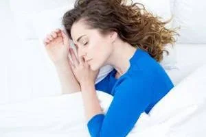 ریختن آب دهان در خواب